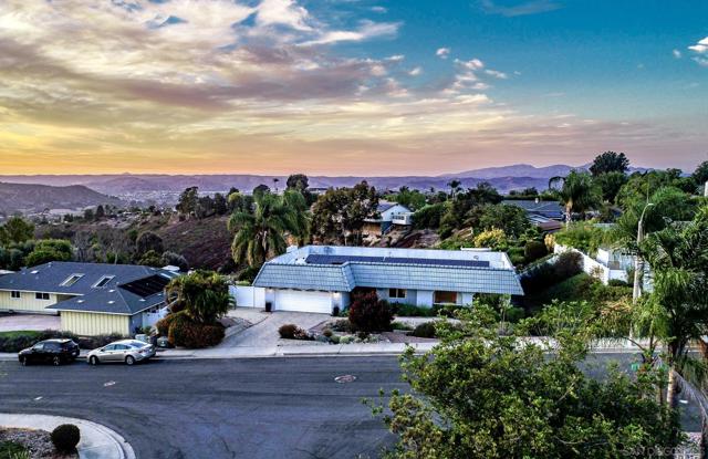 2052 Flying Hills Lane, El Cajon CA: https://media.crmls.org/mediaz/895236a5-794d-4dc0-9744-556e2b849fa5.jpg