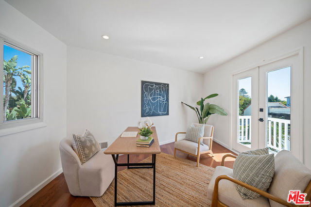 7145 Trask Avenue, Playa del Rey CA: https://media.crmls.org/mediaz/895267ae-266e-4497-a765-15834c55e0c7.jpg