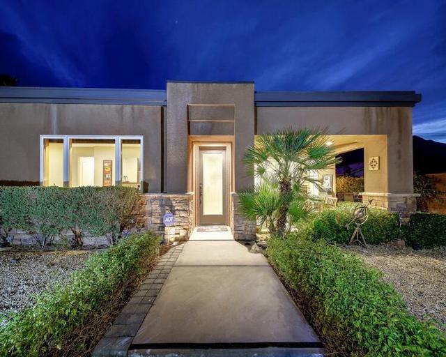 52883 Eisenhower Drive, La Quinta CA: https://media.crmls.org/mediaz/8952bcc2-84fd-4598-9183-43dfa54794c0.jpg