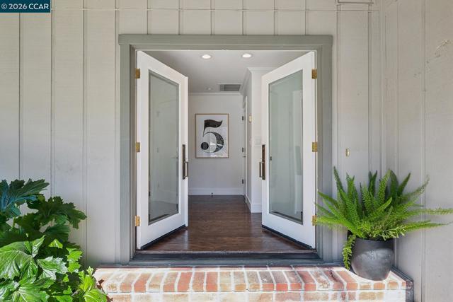 Image 4 of 38 For 342 Constance Pl