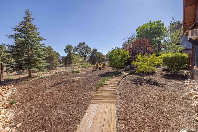 1239 E Alpinview Drive, Big Bear CA: https://media.crmls.org/mediaz/8953b2e8-b0e7-43fe-a67c-f2f98cf3ec84.jpg