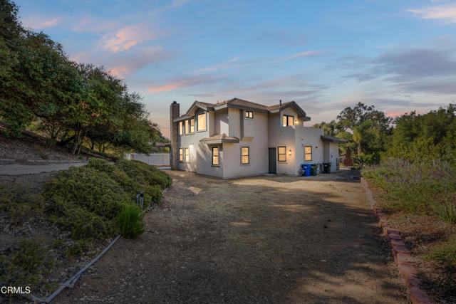 265 W Kelly Road, Thousand Oaks CA: https://media.crmls.org/mediaz/89548438-23ad-4432-b8fa-df3dc5ab0529.jpg