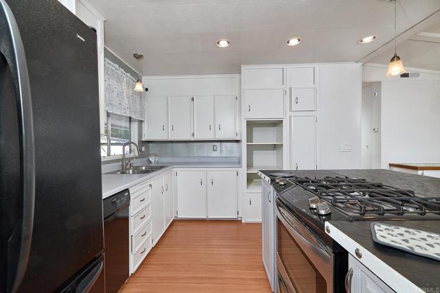 Detail Gallery Image 13 of 52 For 1195 La Moree Rd Spc 42,  San Marcos,  CA 92078 - 2 Beds | 2 Baths