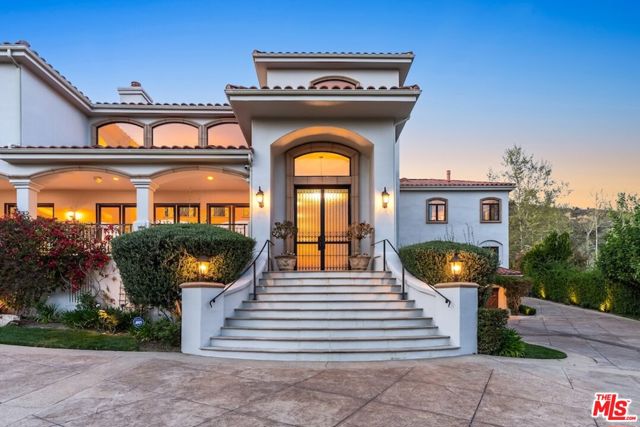 23593 Park South Street, Calabasas CA: https://media.crmls.org/mediaz/895538d7-3079-4a23-bfef-a9814d69c144.jpg