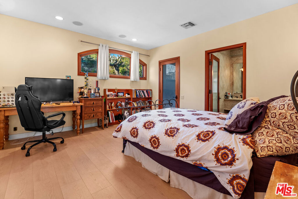 MLS #26843811 image #30