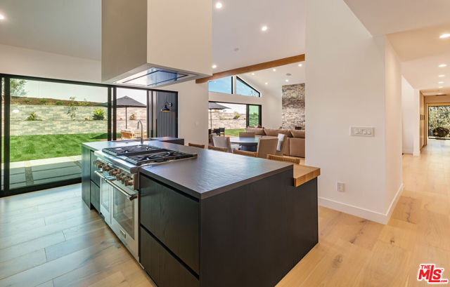 5259 Lewis Road, Agoura Hills CA: https://media.crmls.org/mediaz/8955bcdb-310a-4878-ac13-629f0ca17efa.jpg