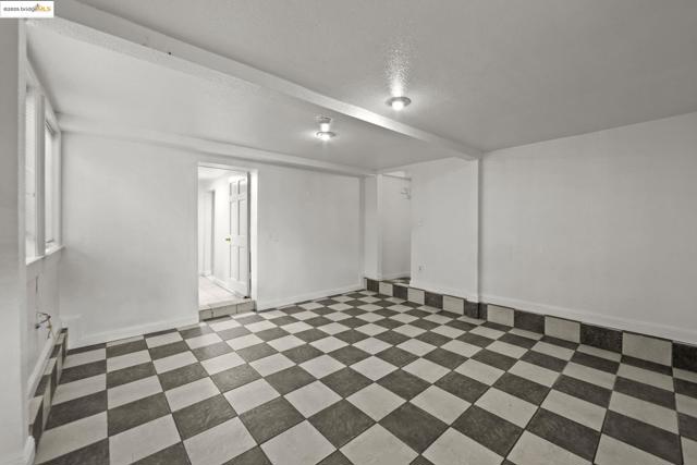 1311 87Th Ave, Oakland CA: https://media.crmls.org/mediaz/8955cc91-6d5d-4ee2-911f-03a47156e34b.jpg