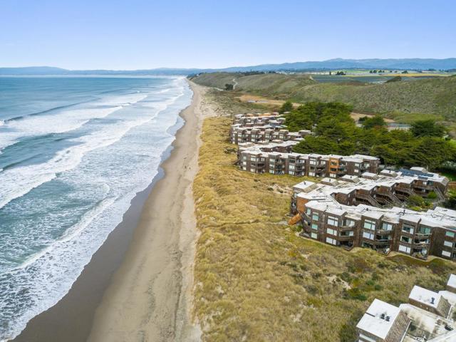 101 Shell Drive, Watsonville CA: https://media.crmls.org/mediaz/89560393-0de7-4b73-bed9-a74b5067dcf0.jpg