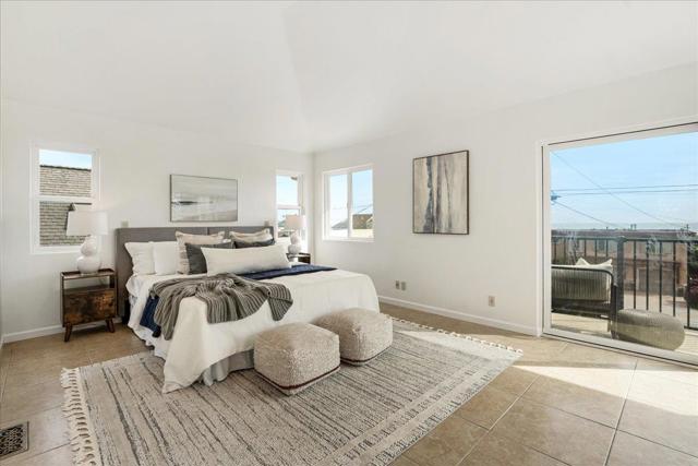 22011 E Cliff Drive, Santa Cruz CA: https://media.crmls.org/mediaz/89568a66-e83a-40a5-8777-ba5b0a166ee0.jpg