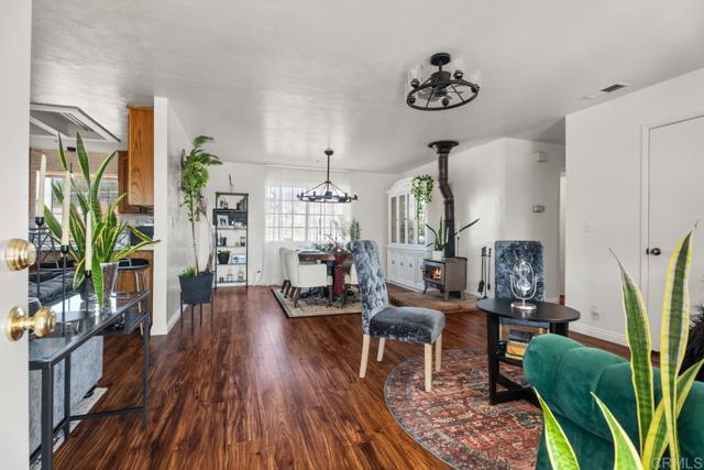 1815 Marc Trail, Campo CA: https://media.crmls.org/mediaz/8956ac4b-12b0-4b68-8b97-b31254255468.jpg
