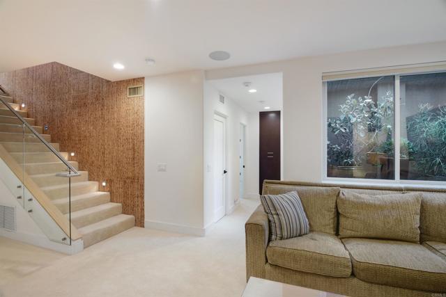 Detail Gallery Image 20 of 33 For 152 7th St, Del Mar,  CA 92014 - 3 Beds | 3/1 Baths