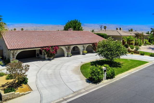 79540 Bermuda Dunes Drive, Bermuda Dunes CA: https://media.crmls.org/mediaz/8957dd92-ca3b-4a8c-93ec-214edd21c693.jpg