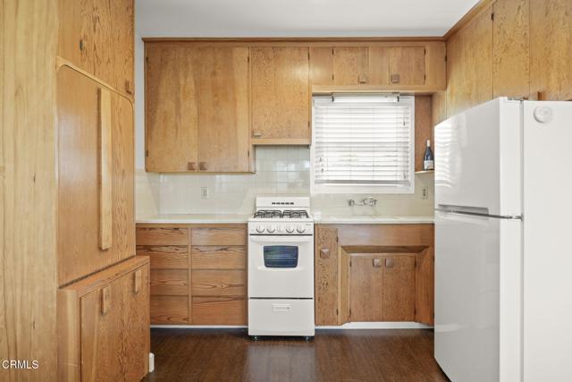 109 Shamrock Drive, Ventura CA: https://media.crmls.org/mediaz/89581060-28cb-4ae9-9762-460324e319f6.jpg