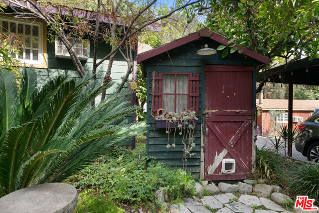 483 Sturtevant Drive, Sierra Madre CA: https://media.crmls.org/mediaz/8958390c-9957-4acc-bf92-158085d358a1.jpg