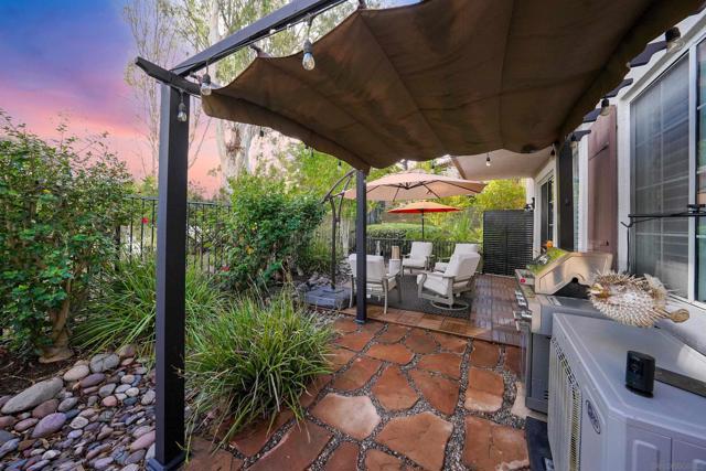 12083 Tivoli Park Row, San Diego CA: https://media.crmls.org/mediaz/8958f9ff-75fa-4d23-bf92-408e409a66f5.jpg