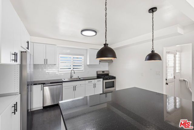 25226 Loytan Street, Torrance, California 90505, 3 Bedrooms Bedrooms, ,1 BathroomBathrooms,Residential Lease,Sold,Loytan,25581135