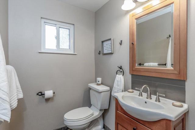 21721 Summit Road, Los Gatos CA: https://media.crmls.org/mediaz/8959af66-4838-42cb-bac4-3b1d29babe97.jpg