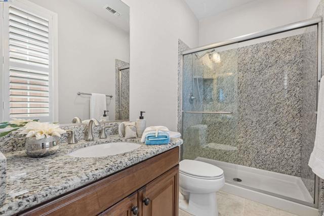 7818 Kennard Ln, San Ramon CA: https://media.crmls.org/mediaz/8959ce73-ef9e-46d3-a905-db80467c0fba.jpg