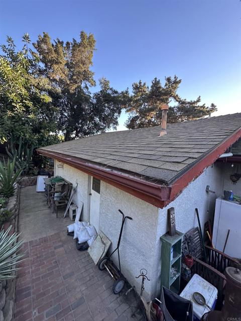 Detail Gallery Image 11 of 15 For 2430 Sunflower Ter, Vista,  CA 92083 - 3 Beds | 2 Baths