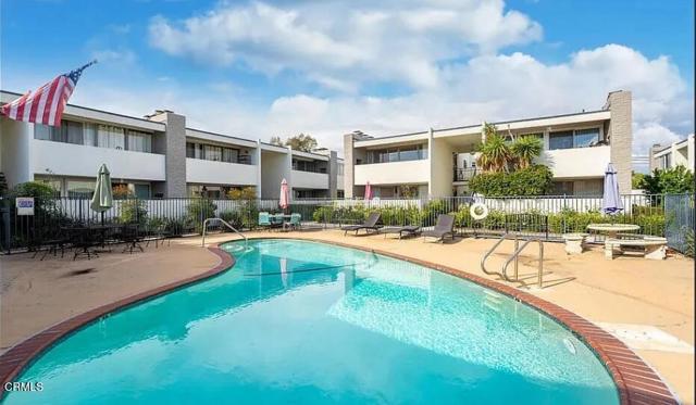 Detail Gallery Image 10 of 12 For 1337 Edgewood Way #37,  Oxnard,  CA 93030 - 3 Beds | 2 Baths