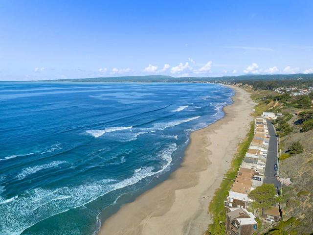 476 Oceanview Drive, La Selva Beach CA: https://media.crmls.org/mediaz/895b7259-3a08-4412-9f46-7856ce8285fd.jpg