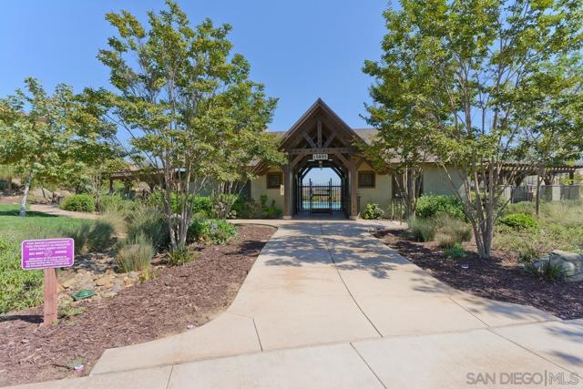 15501 Bristol Ridge Ter, San Diego CA: https://media.crmls.org/mediaz/895c3753-2933-42db-82dc-9cc882fd8ed2.jpg