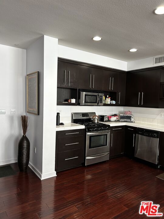 13045 Pacific, Los Angeles CA: https://media.crmls.org/mediaz/895c575b-18b5-472c-afeb-df98b3032dc3.jpg