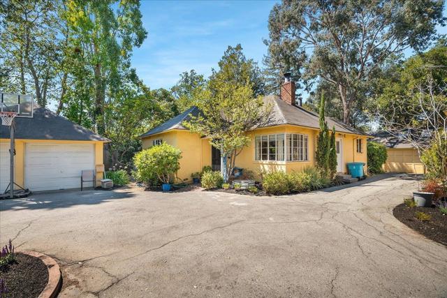 231241 Churchill Avenue, Palo Alto CA: https://media.crmls.org/mediaz/895cdbe3-b815-4280-8efd-a521e0004fbf.jpg