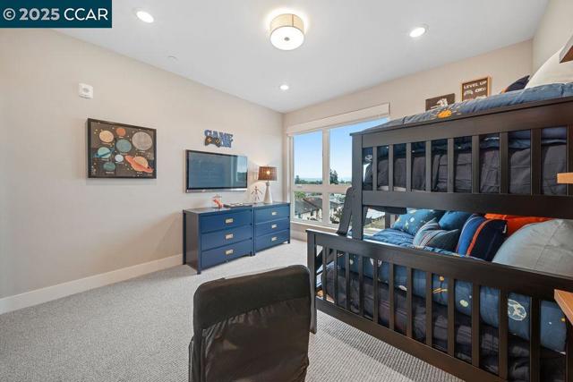 27264 Cosmo Ct, Hayward CA: https://media.crmls.org/mediaz/895d040c-893b-4bab-a767-b5442b839c85.jpg