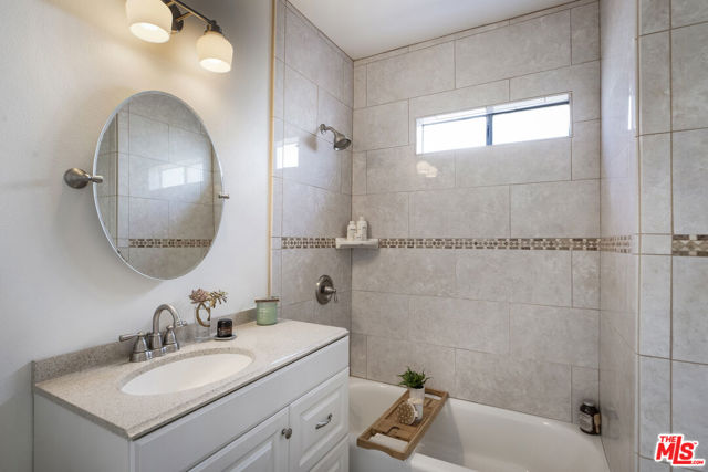 1427 N Coronado Street, Los Angeles CA: https://media.crmls.org/mediaz/895d1574-0454-400d-ad26-3a2b54e8a337.jpg