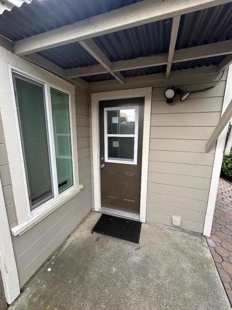 612 Central Avenue, Salinas CA: https://media.crmls.org/mediaz/895d4452-b61e-4e82-bbf4-d139c840eced.jpg