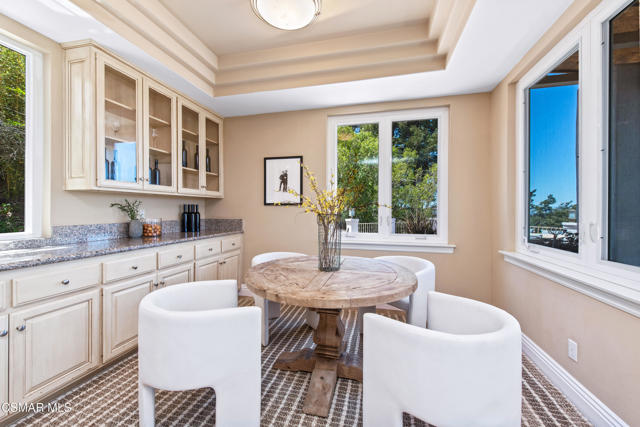 1074 Deseo Avenue, Camarillo CA: https://media.crmls.org/mediaz/895d5b07-d4e9-4288-9c67-aad35e7ec879.jpg