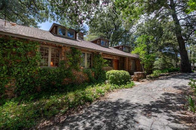 4597 Luneta Drive, Julian CA: https://media.crmls.org/mediaz/895db3d6-b45a-46f5-b80c-632d70e3ed68.jpg
