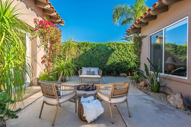 261 Loch Lomond Road, Rancho Mirage CA: https://media.crmls.org/mediaz/895e14c9-8fc2-4acb-b8a2-d5031c6a58b9.jpg