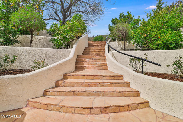 1822 Calle Borrego, Thousand Oaks CA: https://media.crmls.org/mediaz/895e8324-b4e0-4b59-ab5b-514a6ad8d228.jpg