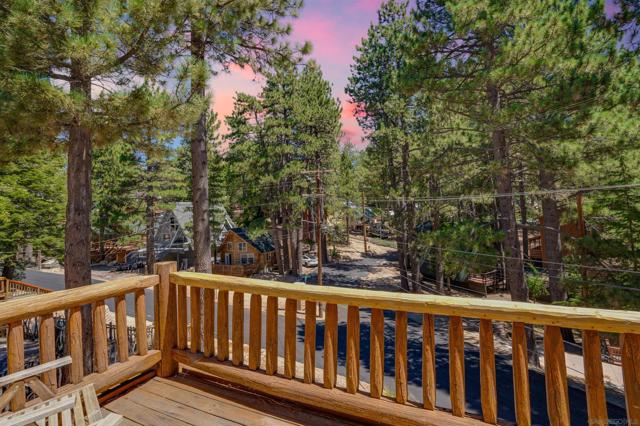 33382 Squirrel Dr, Green Valley Lake CA: https://media.crmls.org/mediaz/895ea686-a29c-44ca-8bcf-e8e0fad26d37.jpg