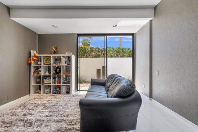 49 Mission Palms E Drive, Rancho Mirage CA: https://media.crmls.org/mediaz/895f69ea-87eb-4199-a92a-93ea0c4b9d40.jpg