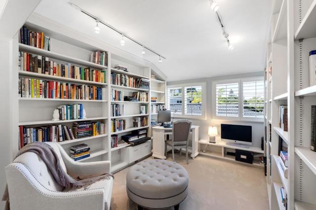 401 Hillsborough Boulevard, Hillsborough CA: https://media.crmls.org/mediaz/895f905d-9b67-4e43-b06e-1187060b1e34.jpg