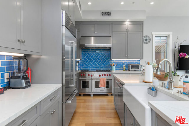 106 Dudley Avenue, Venice CA: https://media.crmls.org/mediaz/895fe9b1-e257-450c-a734-723f918be3d4.jpg