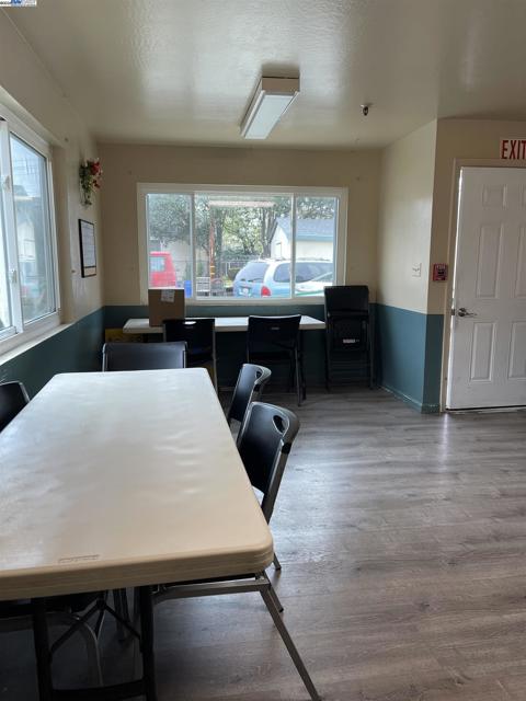 Image 11 of 22 For 263 Medford Ave