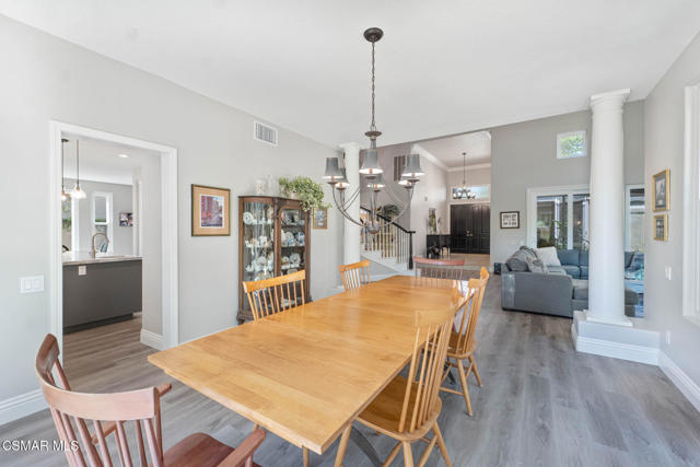 4126 Sterlingview Drive, Moorpark CA: https://media.crmls.org/mediaz/8960a98f-3ee2-4ca5-9cf9-d1483f892dbb.jpg