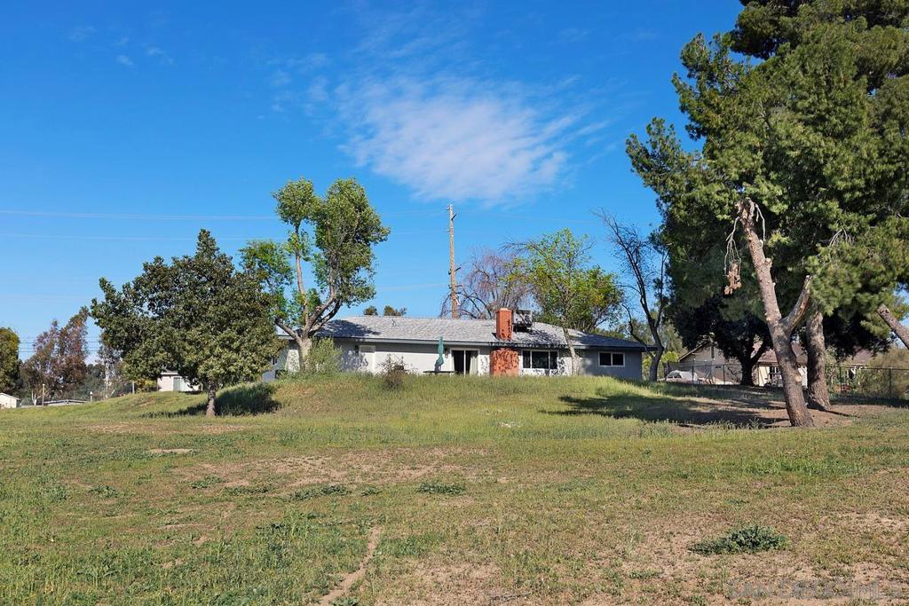 MLS #250018551SD img 12