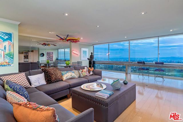 2220 Avenue Of The Stars, Los Angeles CA: https://media.crmls.org/mediaz/8961595a-6559-451a-bae5-7d1531266201.jpg