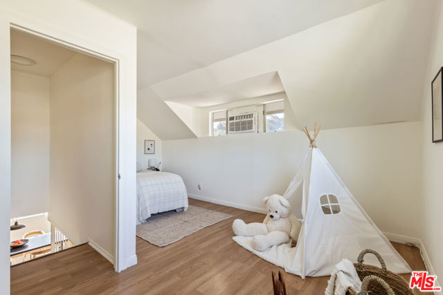 1945 Yosemite Drive, Los Angeles CA: https://media.crmls.org/mediaz/89620c4a-598e-4a60-8e9a-8935f89eb5c4.jpg