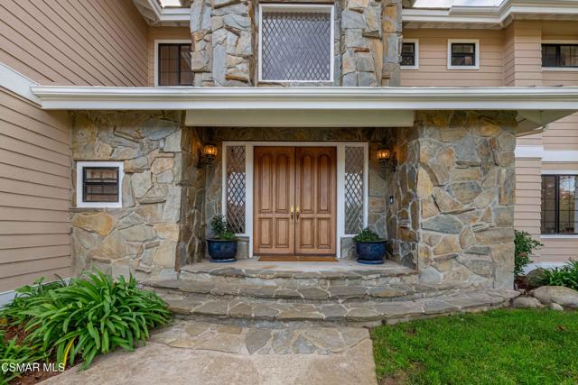 11300 Highridge Court, Camarillo CA: https://media.crmls.org/mediaz/89622ff6-5c21-423f-a95a-c16f011a9e2d.jpg