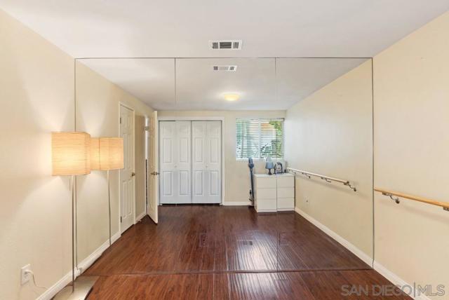 12674 Carmel Country Rd, San Diego CA: https://media.crmls.org/mediaz/89625bb0-e12c-4bd7-a124-edac1732768a.jpg