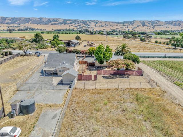 2718 Ferguson Road, Gilroy CA: https://media.crmls.org/mediaz/89625da6-a3dd-471e-aca5-6acaf70be95f.jpg