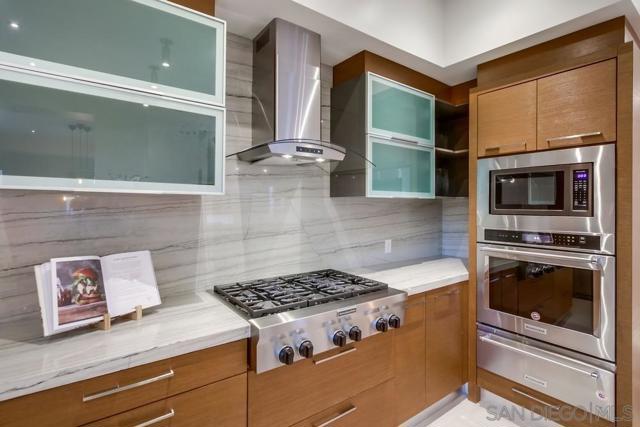 Image 17 of 71 For 5435 Parkview Dr.