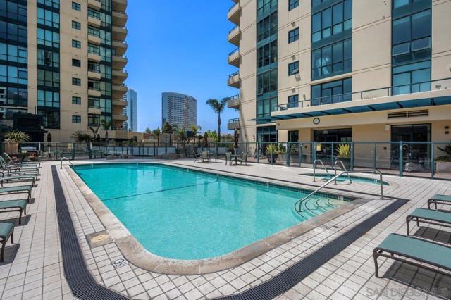555 Front Street, San Diego CA: https://media.crmls.org/mediaz/89628045-5ca6-4745-91bc-2a2bce3b8183.jpg