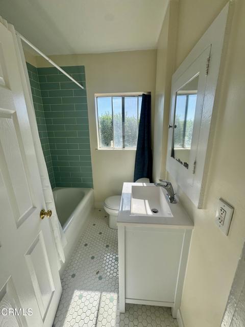 3171 E Los Angeles Avenue, Somis CA: https://media.crmls.org/mediaz/8962e7c5-6ff3-45e0-b154-65ae71c5d0b3.jpg